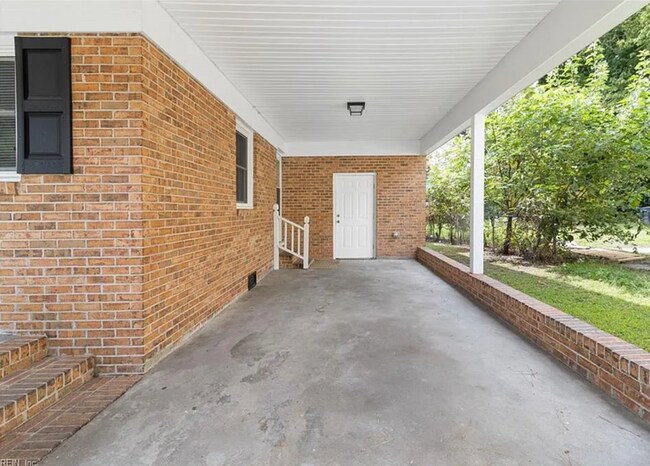 Building Photo - 511 Shepard St
