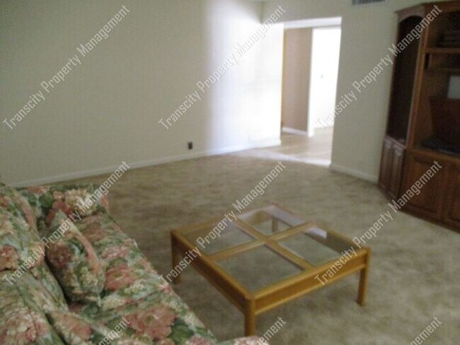 Building Photo - 55-Plus Community Dreamland Villa Retirement