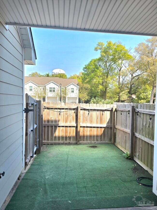 Building Photo - 248 N De Villiers St