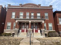 Building Photo - 2005 Russell Blvd