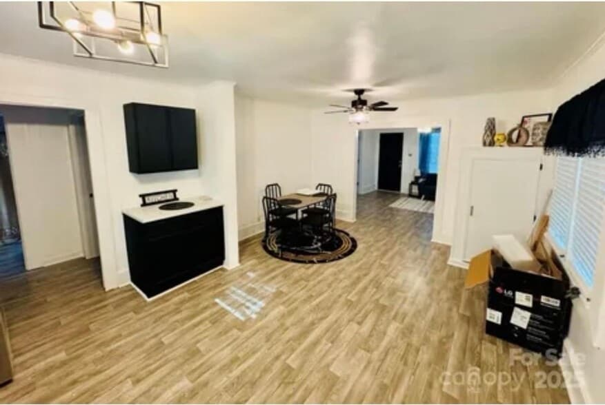 Building Photo - 229 Acl Ave