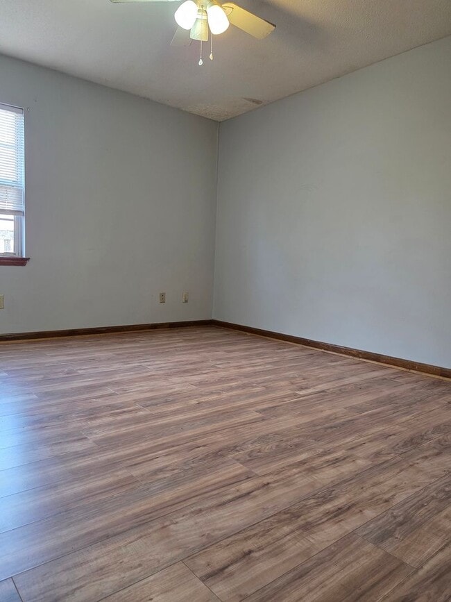 Building Photo - 629 Potomac Ct