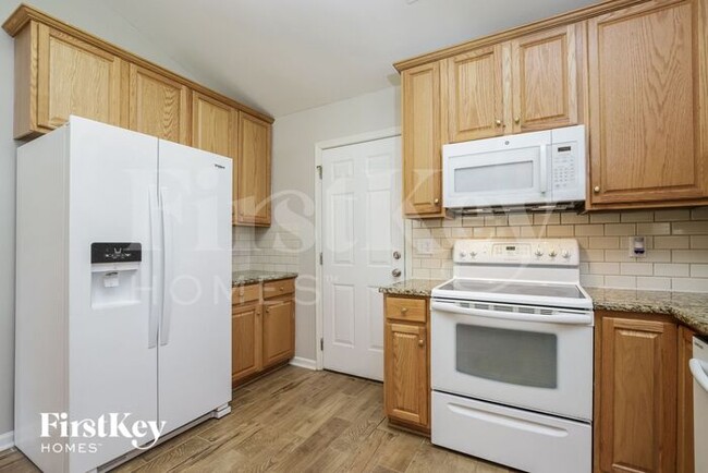 Building Photo - 6107 Black Willow Dr