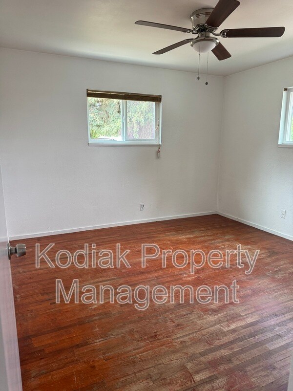 Building Photo - 3737 3325 W