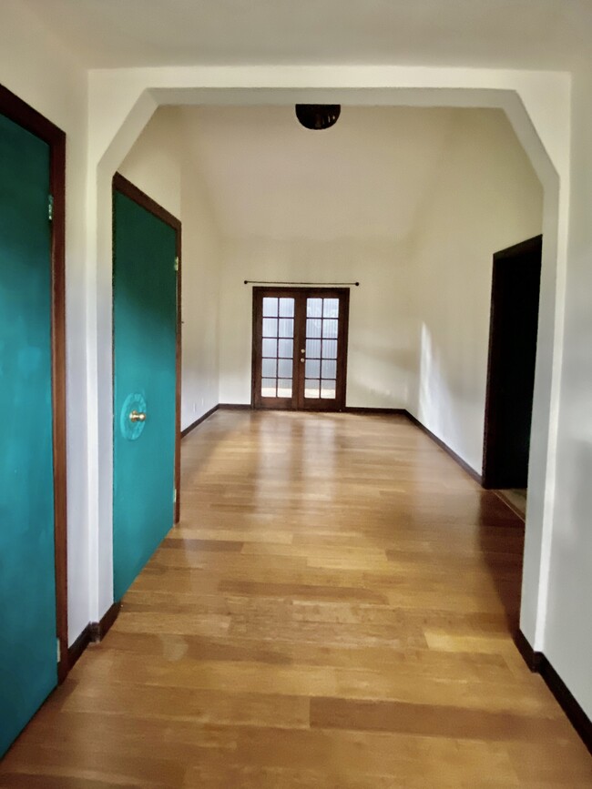 2nd Master Bedroom - 178 Muerdago Rd
