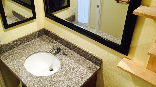 Building Photo - 6855 Abbott Ave