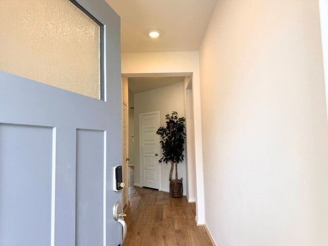 Building Photo - 16246 Parish Pointe Ct