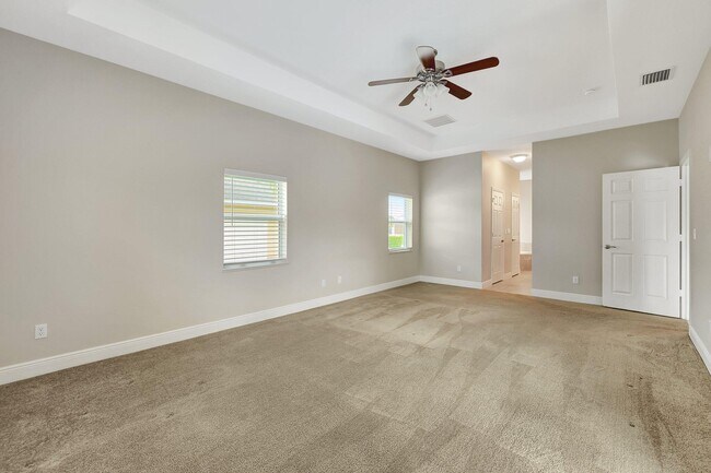 Building Photo - 348 SW Millard Dr