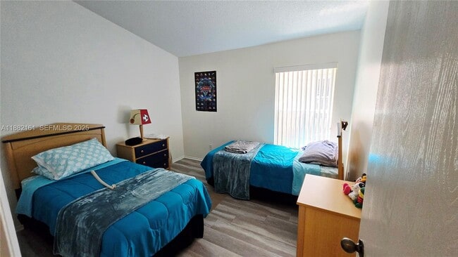 Building Photo - 550 Castlemain Cir