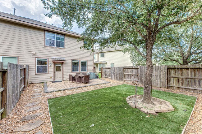 Building Photo - 24662 Folkstone Cir