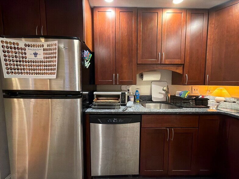 Building Photo - 78 Gainsborough St