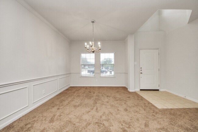 Building Photo - 6702 Albion Cresent Dr