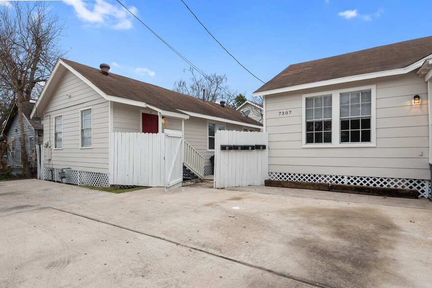 Building Photo - 7307 Avenue H