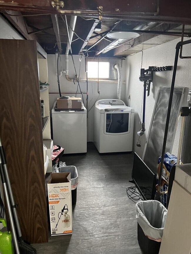 Building Photo - 390 S Garrison St