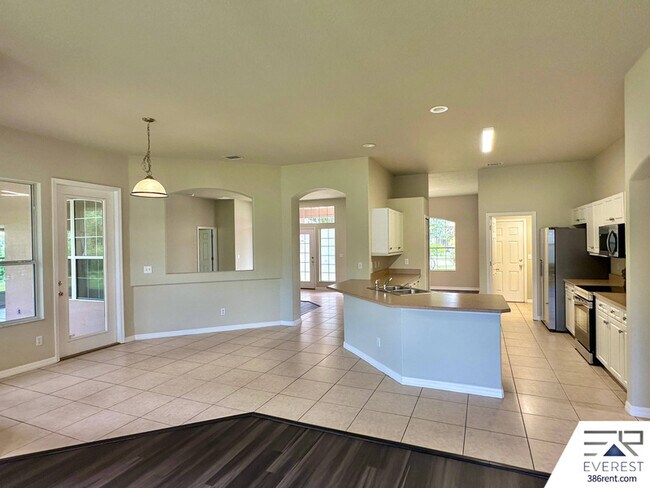 Building Photo - 7 Waywell Pl