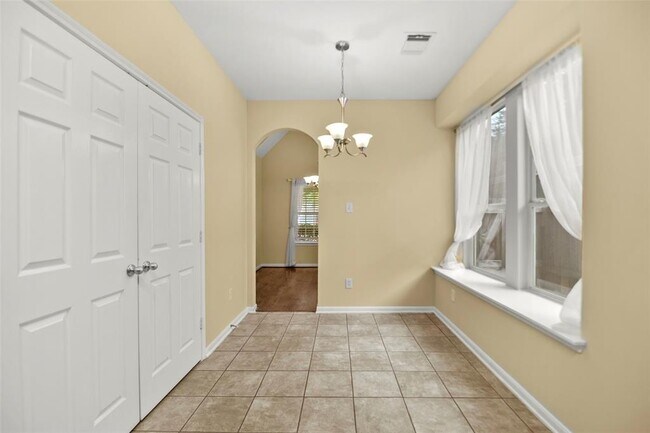 Building Photo - 12806 Pecan Shores Dr