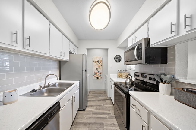 Primary Photo - $499 Move-In - Minutes from Med Center