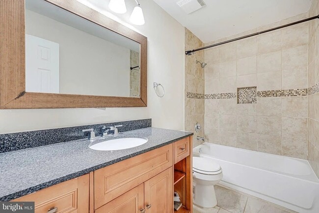 Building Photo - 7 Apple Blossom Ct