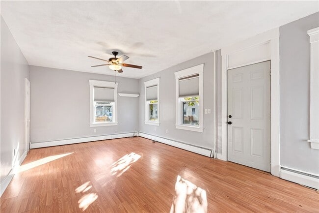 Building Photo - 41 Oak St