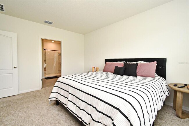 Building Photo - 440 Baroness Way