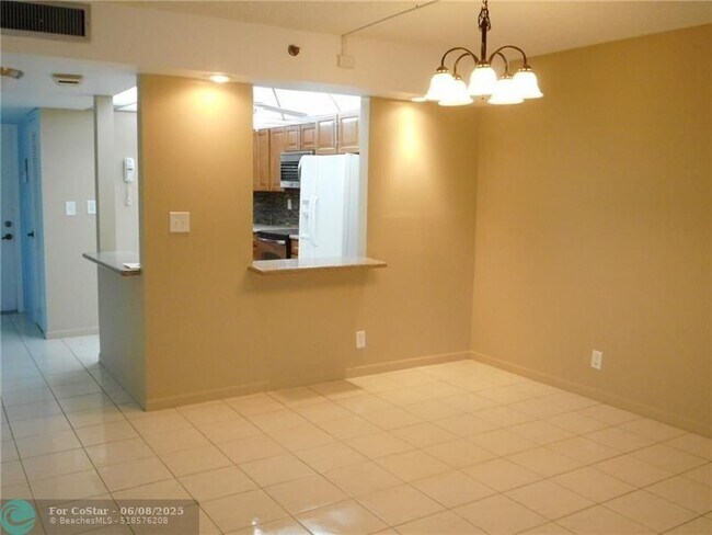 Building Photo - 3150 W Rolling Hills Cir