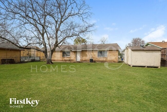Building Photo - 4013 Commonwealth Dr