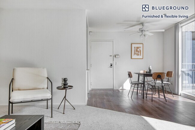 Building Photo - 3100 Riverside Dr