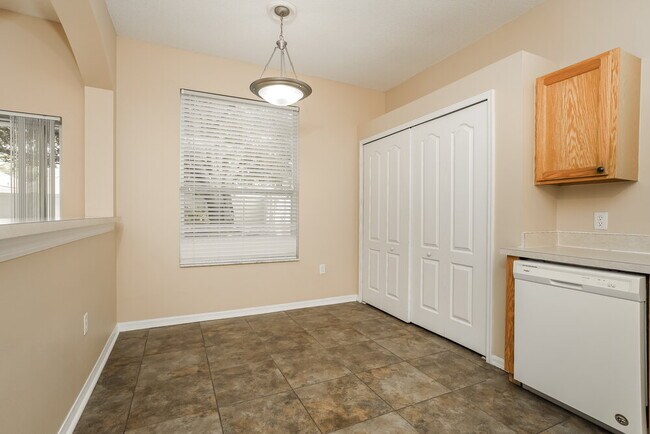 Building Photo - 15822 Pine Lily Ct