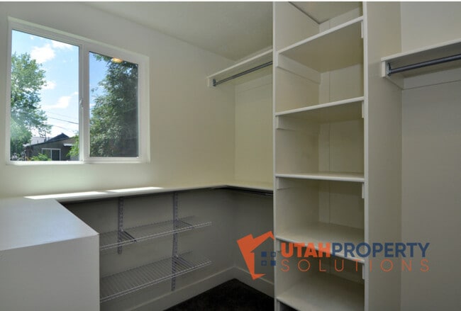 Building Photo - 330 E Sherman Ave