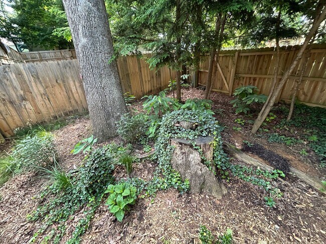 Building Photo - East AVL - 2022 Craftsman Custom Build