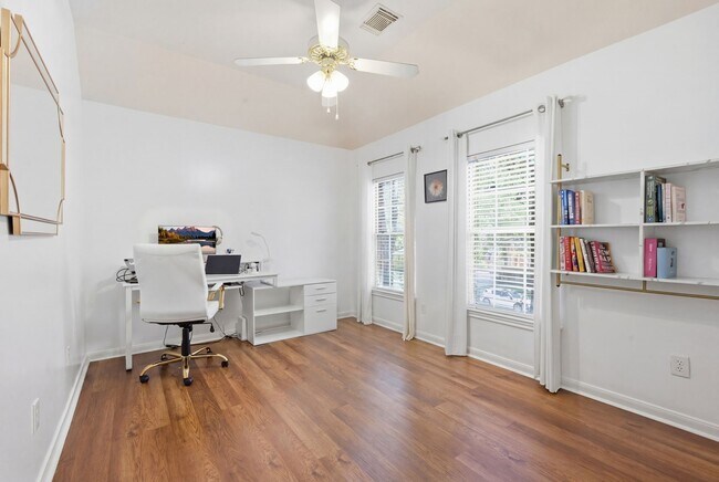 Building Photo - 26 E Sterling Pond Cir