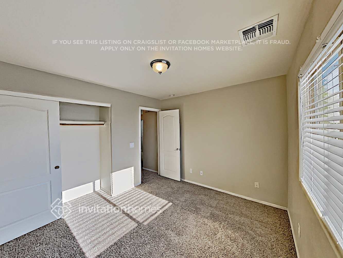 Building Photo - 9833 E Empress Ave