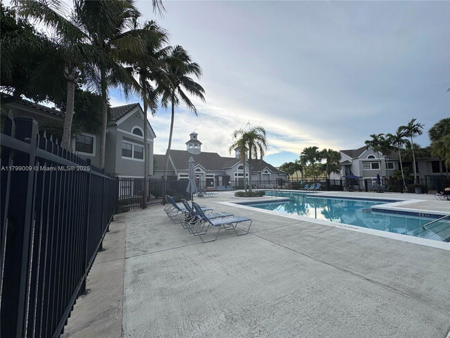 Building Photo - 10381 SW 150th Ct