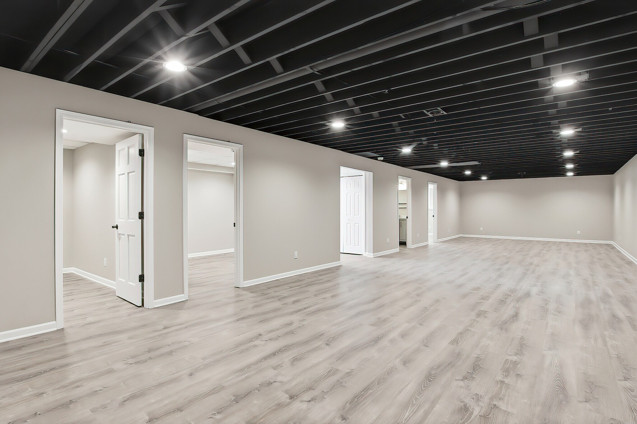 Building Photo - 6582 Lakeside Rd