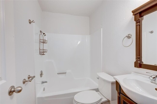 Building Photo - 2705 Nordham Dr
