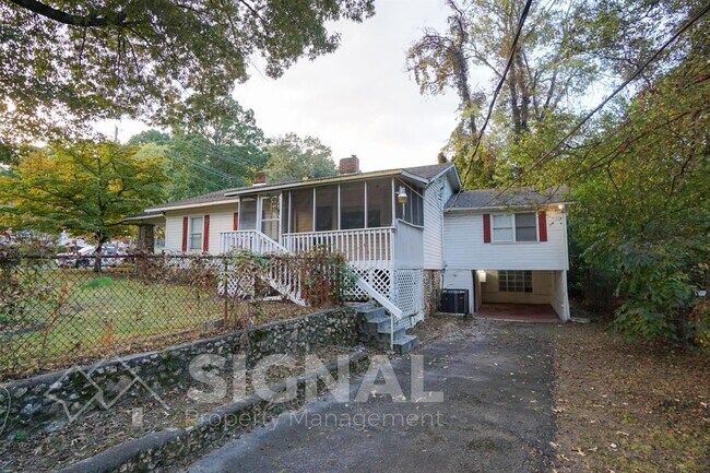 Building Photo - 1194 Birmingham St