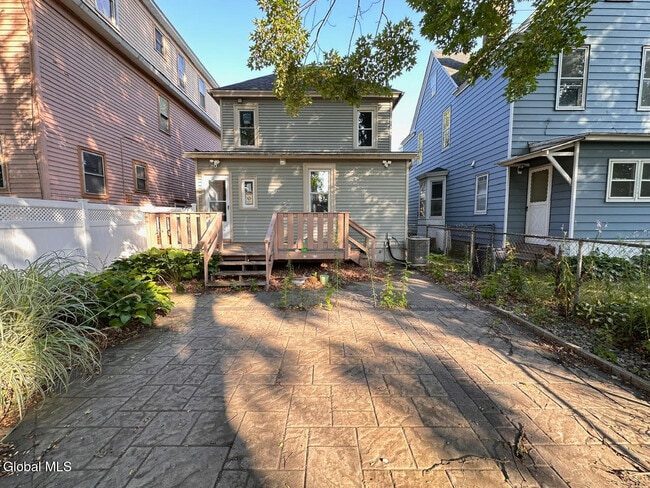 Building Photo - 97 S Allen St