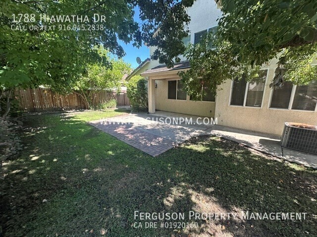 Building Photo - 1788 Hiawatha Dr