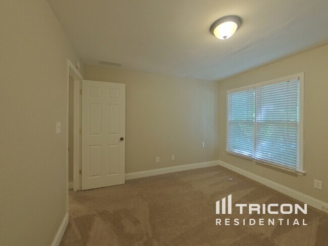 Building Photo - 100 Wyngate Dr