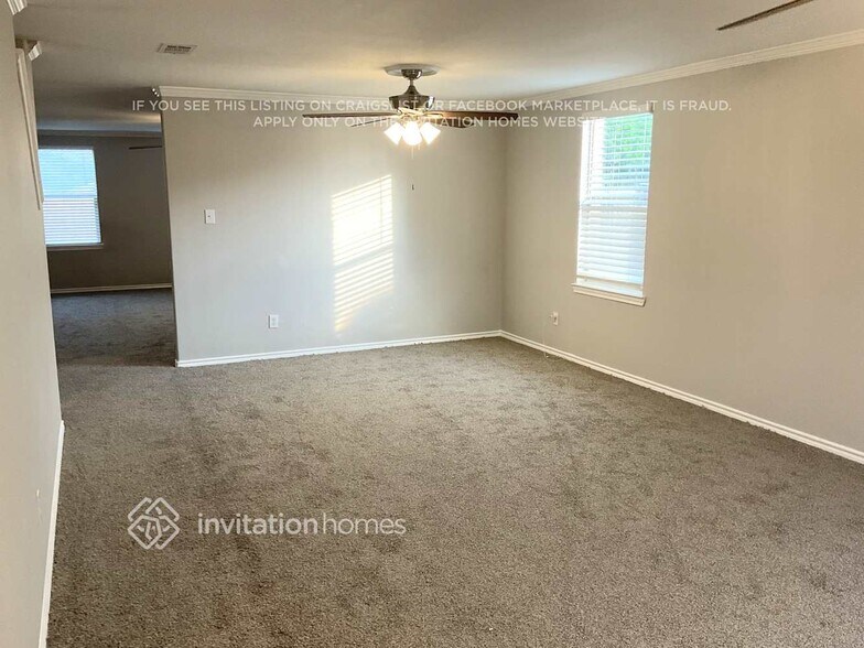Building Photo - 504 Azalea Dr