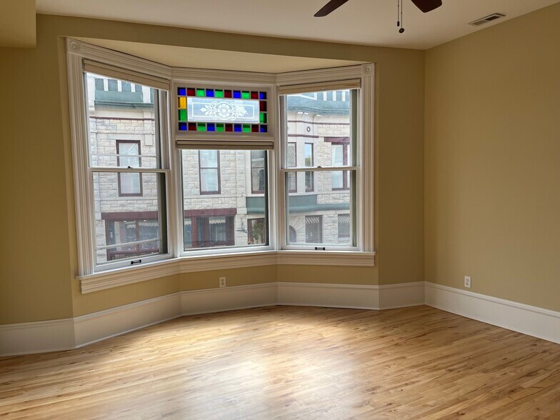 Front Room 1 - 912 Clinton St