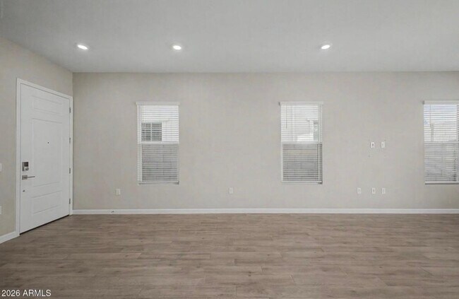 Building Photo - 5016 E Gallop Wy