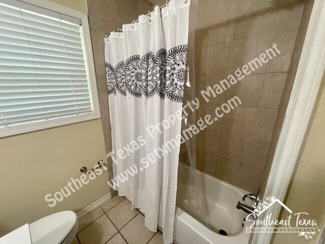 Building Photo - Cute Home in Lumberton, TX!