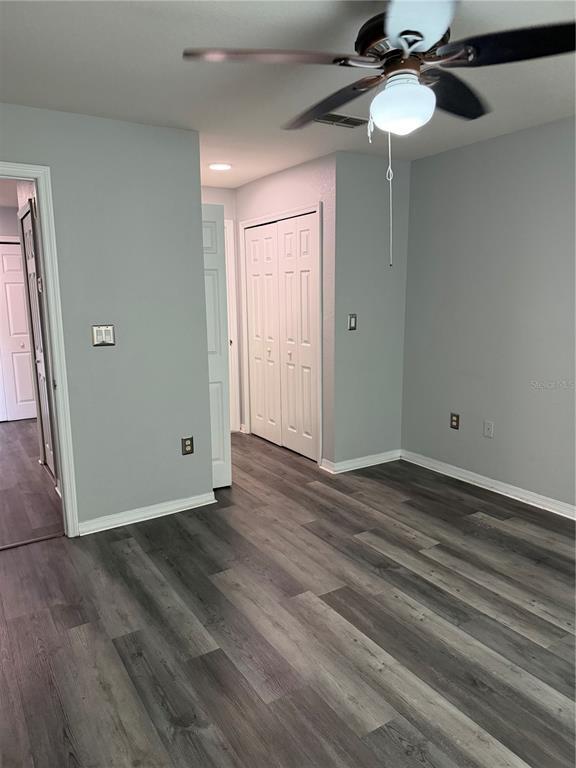 Building Photo - 5467 Vineland Rd