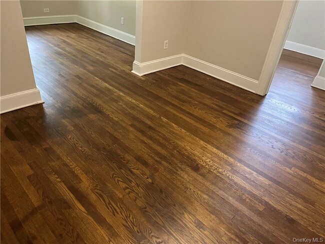 Building Photo - 598 S Rte 303