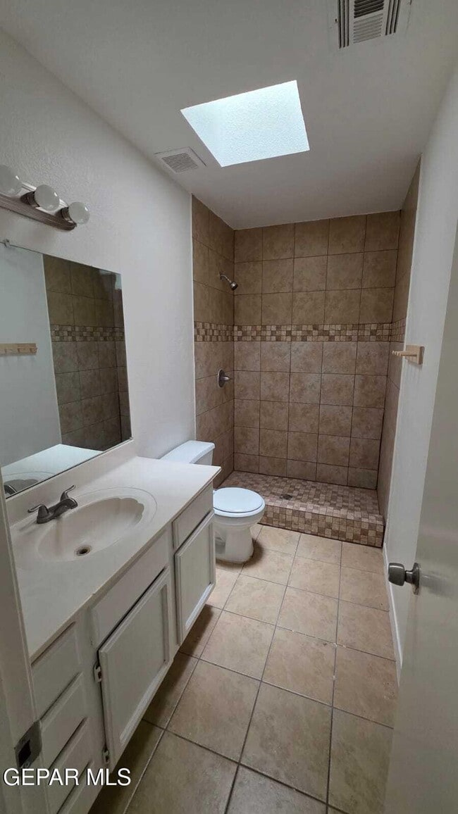 Building Photo - 1529 Plaza Verde Dr