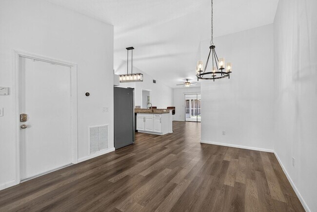 Building Photo - 5058 Canal Cir E
