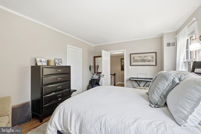 Building Photo - 2700 13th Rd S