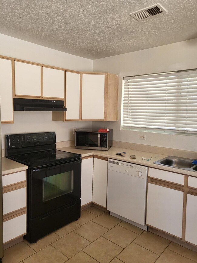 Building Photo - 3008 Laurel Meadows Dr