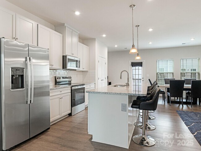 Building Photo - 1409 May Apple Dr